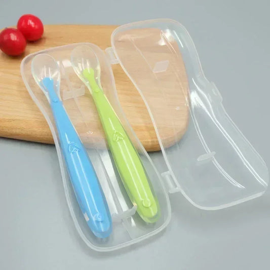 1/2 pezzi set di cucchiai in silicone per bambini che imparano a mangiare cucchiaio da addestramento cucchiaio morbido in silicone per bambini scatola di plastica PP scatola di stoviglie per bambini