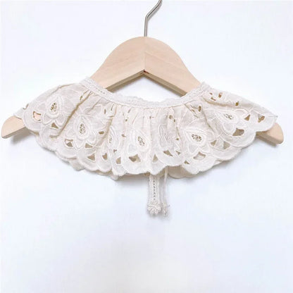 Bavaglino in pizzo Accessori per neonati Colletto in pizzo per bambini coreani Sciarpa con bavaglino per bambini femminile cava carina