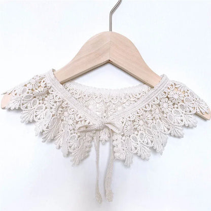 Bavaglino in pizzo Accessori per neonati Colletto in pizzo per bambini coreani Sciarpa con bavaglino per bambini femminile cava carina
