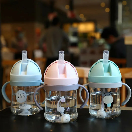Tazza per l'alimentazione del bambino da 250 ml con cannuccia I bambini imparano a nutrire il biberon Tazza da addestramento per bambini con cannuccia