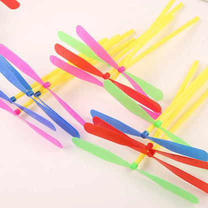 5/30 pezzi di plastica di bambù a forma di libellula spinta a mano elica volante sport all'aria aperta giocattolo regalo rotante freccia volante giochi all'aperto