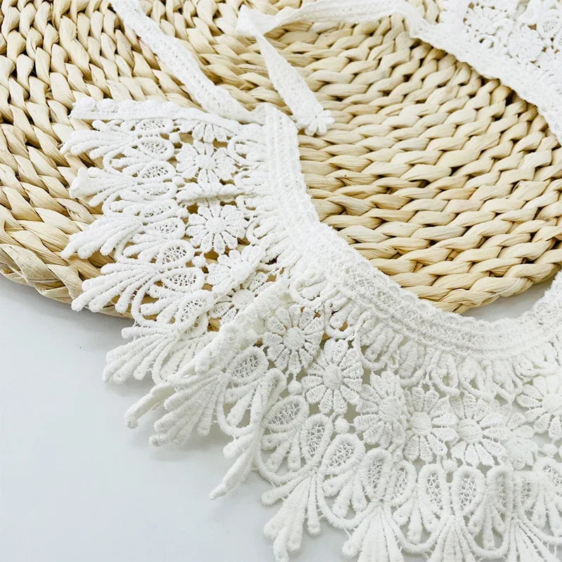 Bavaglino in pizzo Accessori per neonati Colletto in pizzo per bambini coreani Sciarpa con bavaglino per bambini femminile cava carina